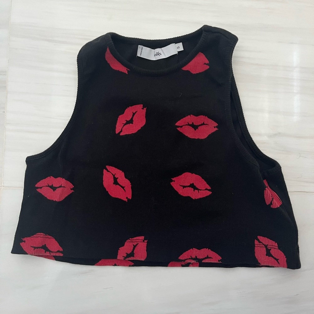 Adika Lips Cropped Tank Top